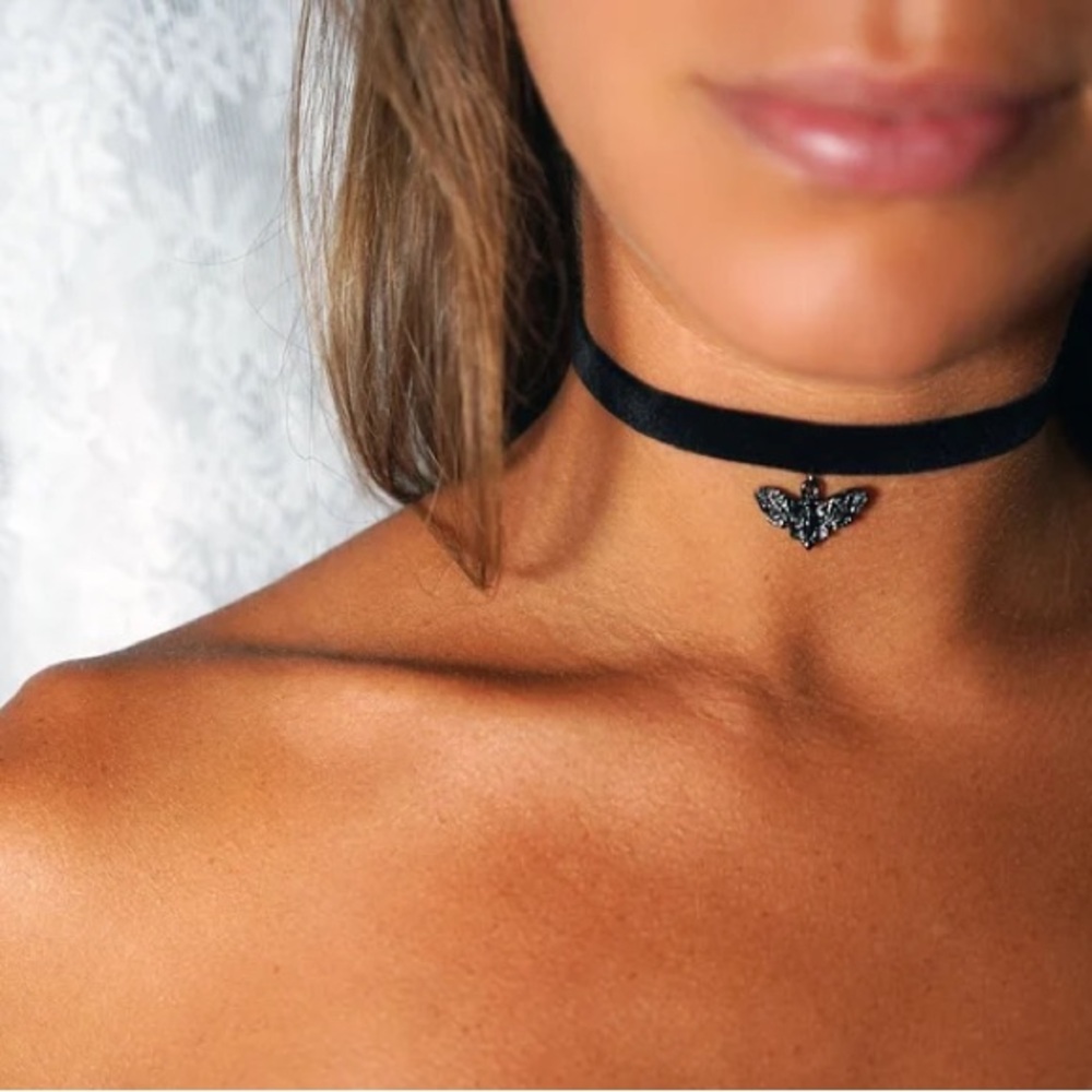 Moth Charm Choker - Picture 1 of 2